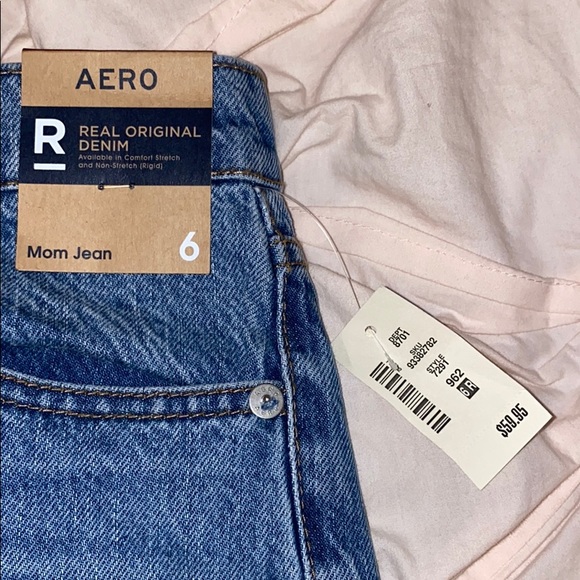 NWT Mom Jeans - Picture 6 of 6